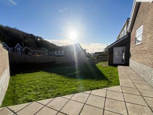 Photo 19- click for photo gallery